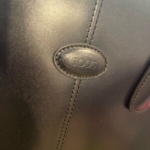 Tod's Sleek Black Leather Tote